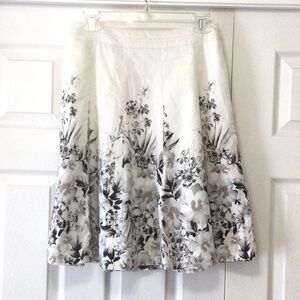White House Black Market Skirt